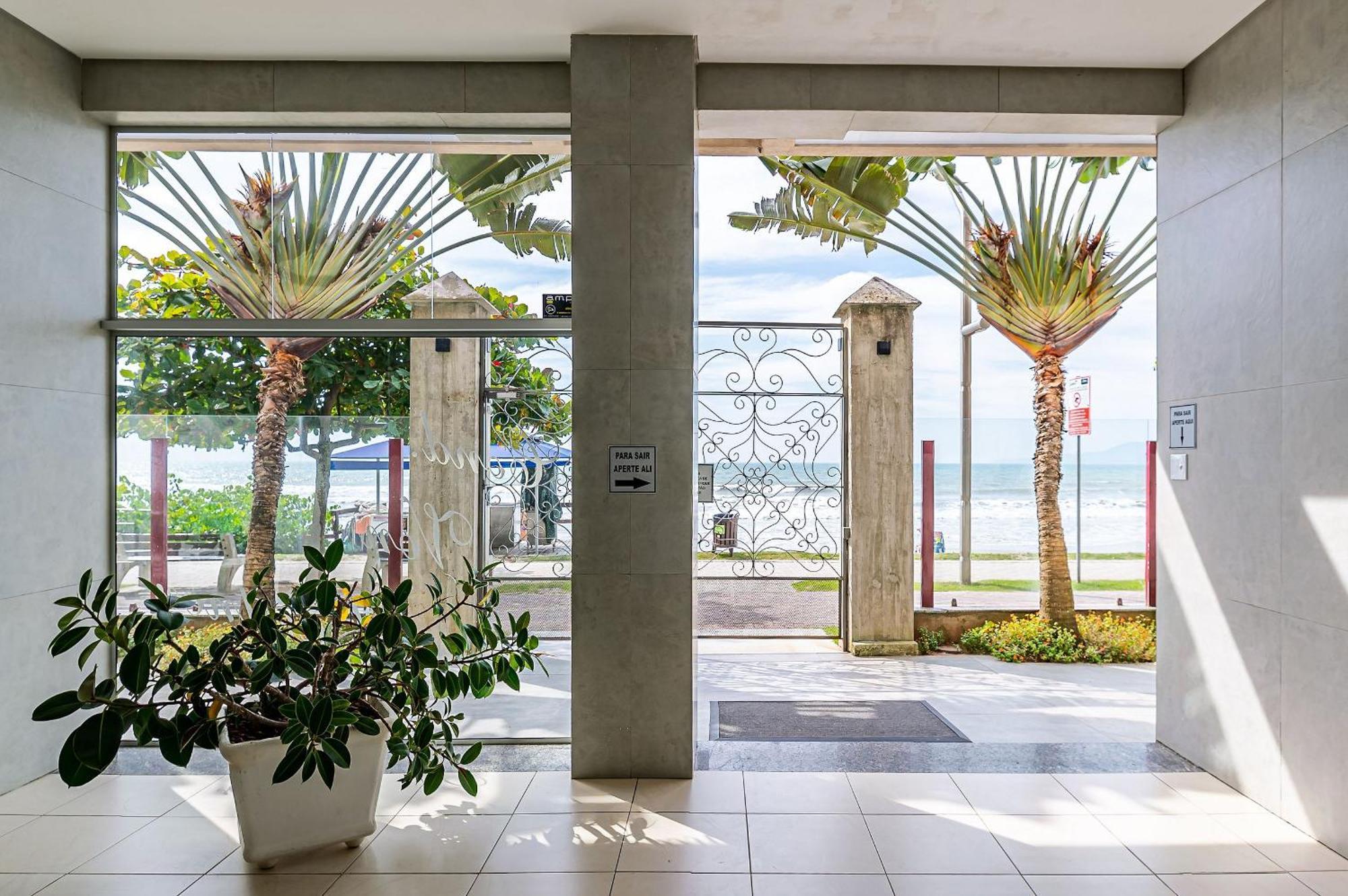 Apto Pe Na Areia Vista Mar Em Meia Praia Evb308 Итапема Экстерьер фото